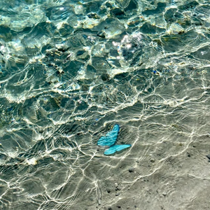 飞霄扒腿吃奶18禁🈲️视频
